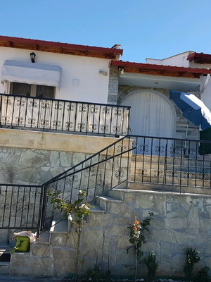 Μονοκατοικία 2 επιπέδων 100 τ.μ. με κήπο και αποθήκη στη Νάουσα