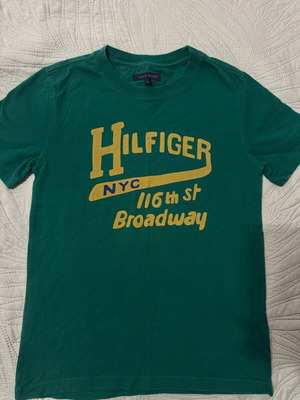 Tommy Hilfiger boys' t-shirt size 140 green like new