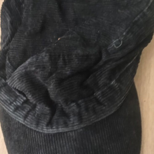 Black corduroy hat like new, size 56