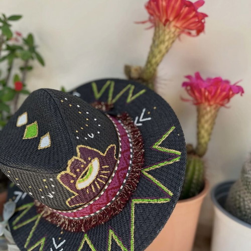 Hand-painted hat new, black and multicolor, adjustable size