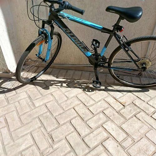 Alpina trekking bicycle 28 inch with 6 speeds used, blue
