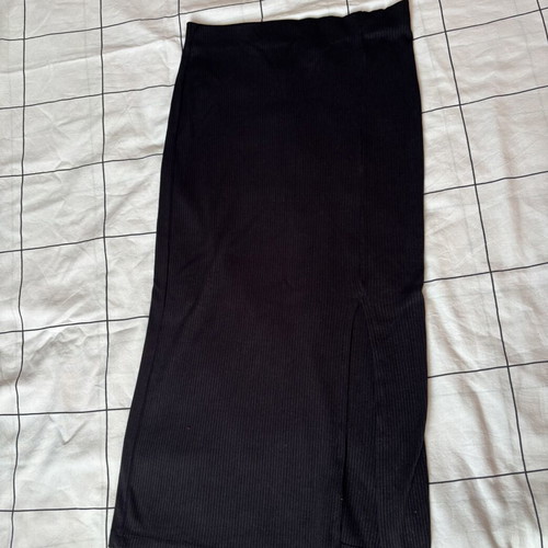Black Ribbed Midi Skirt with Side Slit Stradivarius like new