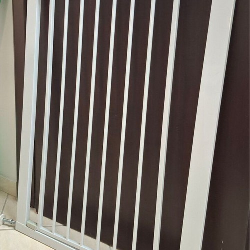 Safety 1st Easy Close Metal Safety Gate with Extension like new
