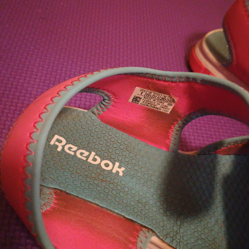 Reebok sandals size 31.5 like new, pink, very comfortable