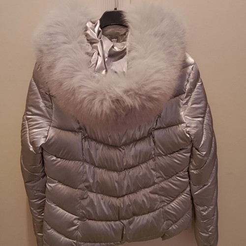 Puffer jacket medium size, like new, silver color