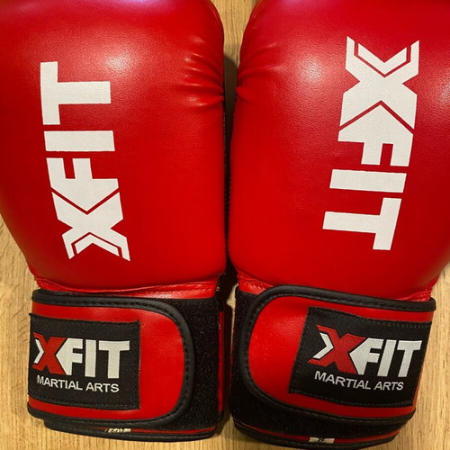 Boxing gloves like new, size 8