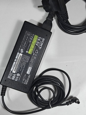 Sony Laptop Charger VGP-AC19V24 used, 19.5V 4.7A