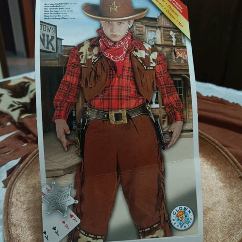 Cowboy carnival costume like new with accessories for age 12-14