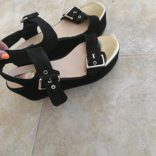 Platform sandals shoes used, black with gold details