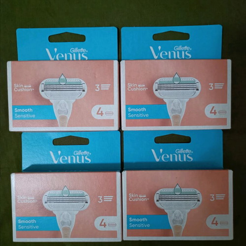Venus Gillette 4 pieces women's replacement blades new