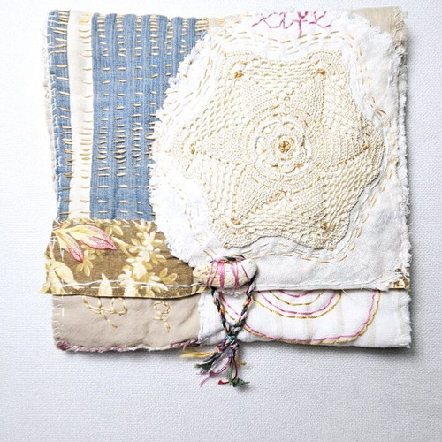 Handmade fabric pouch like new for needles and threads