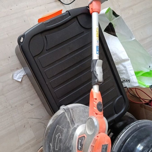 Electric grass trimmer like new, lightly used