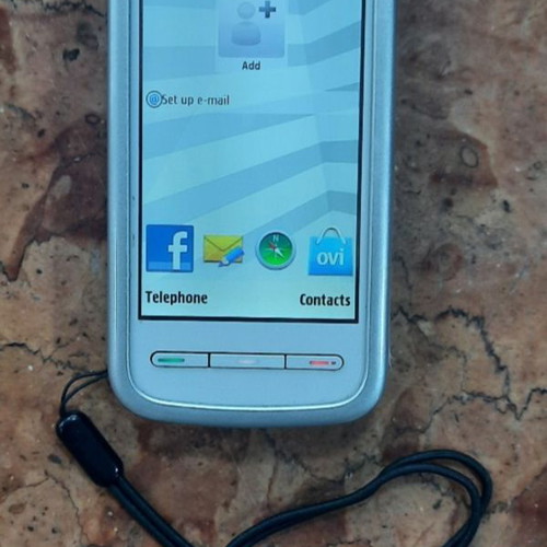 Nokia 5230 128MB white with pen and charger like new