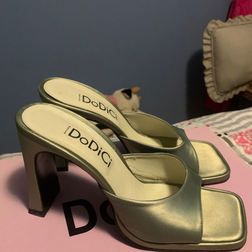 Dodici mules gold like new, size 39, with platform