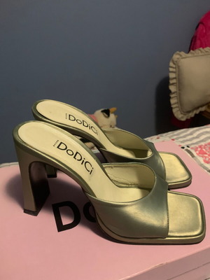 Dodici mules gold like new, size 39, with platform