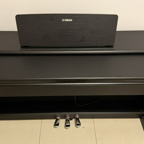 Yamaha Arius 144 digital piano like new, slightly played