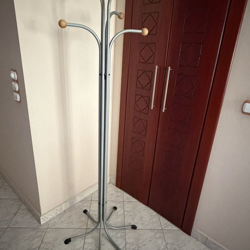 Coatrack like new in shades of gray, light brown and black, height 1.70m