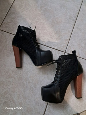 Μποτάκια με δίχτυ και φιάπα Νο39 μεταχειρισμένα, μαύρα