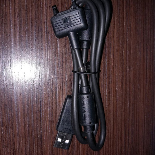 Sony Ericsson data and charging cable 1200-1485.1 new