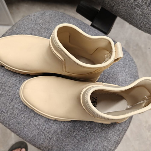 Zara boots size 41 used, beige