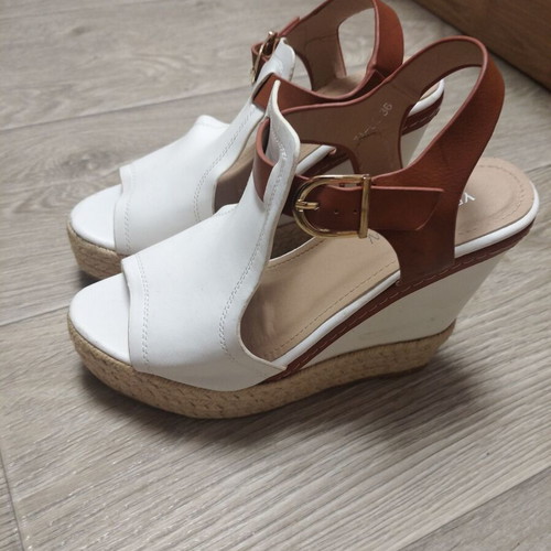 Summer women's sandals platforms size 36 like new, white and brown