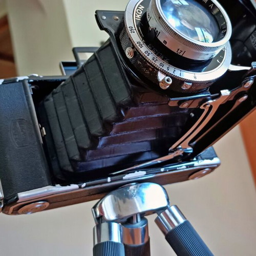 Zeiss Ikon vintage camera used