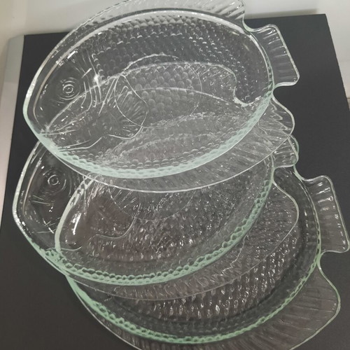 Vintage glass fish-shaped plates Arcoroc France, set of 3, like new