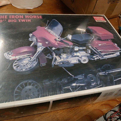 Academy Big Twin Iron Horse motorcycle model new, sealed 1/10