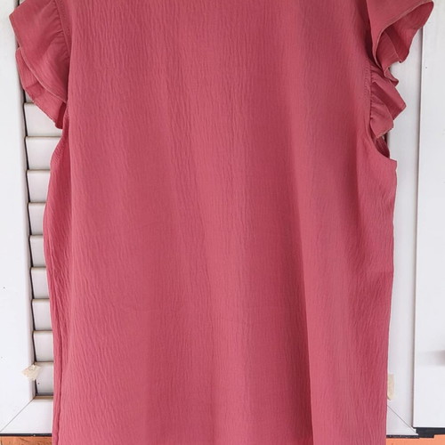 Sleeveless blouse with ruffles pink, like new, sizes M-XL