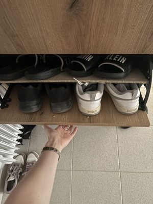 Shoe rack like new