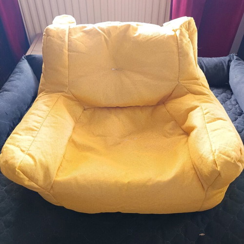 Cat/Dog armchair like new, small yellow