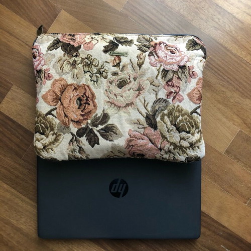 Stradivarius set pochette and floral brocade belt like new
