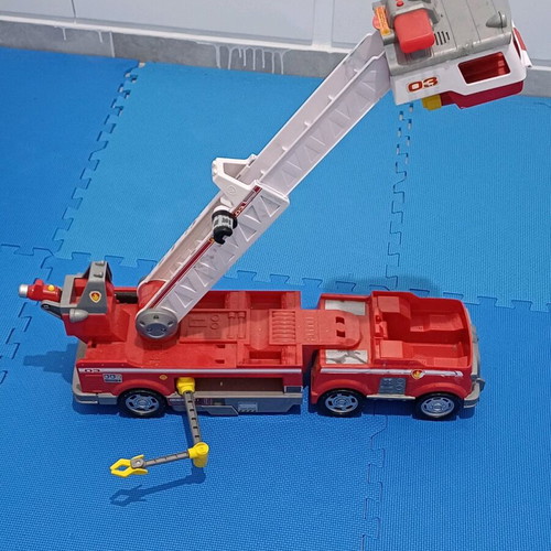 Fire truck 65cm like new