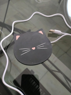 Gadget γραφείου με USB που κρατάει ζεστό τον καφέ καινούργιο