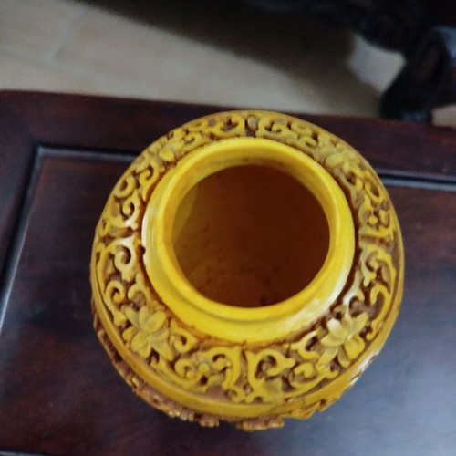 Asian container with lid like new, height 13cm