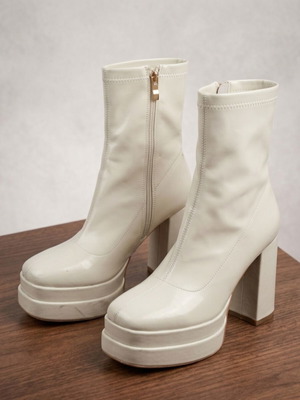 Mia ankle boots used, cream color, thick heel, size 39
