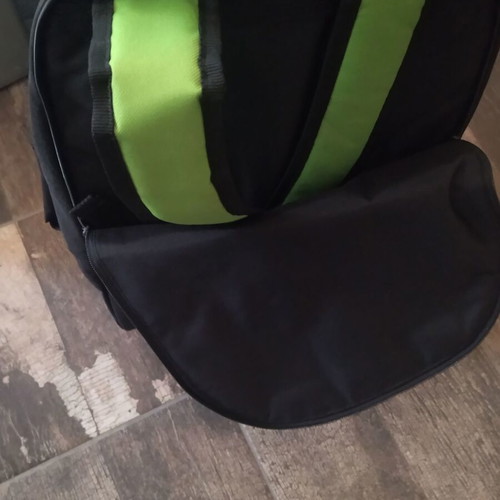 Benetton travel bag like new with multiple pockets and carrying options