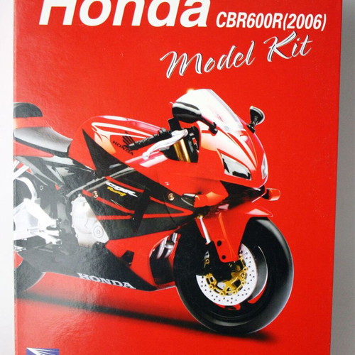 Honda CBR600R (2006) Die Cast Model Kit red motorcycle NewRay new