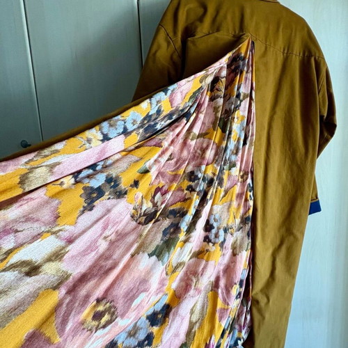 Madame Shoushou vintage coat like new, size Large
