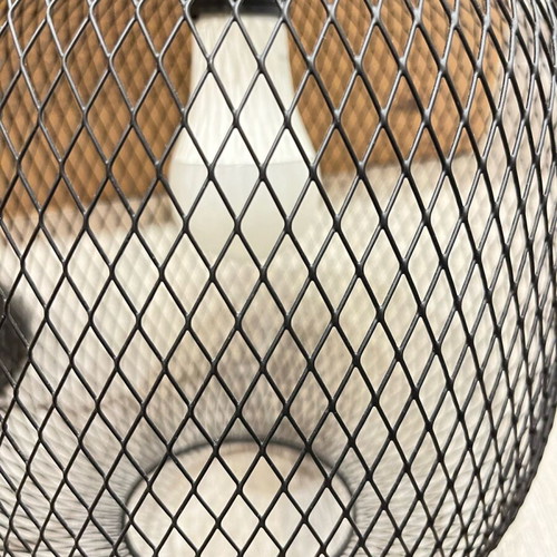 Black metal mesh lamp like new