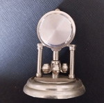 Le Temps small fixed clock like new
