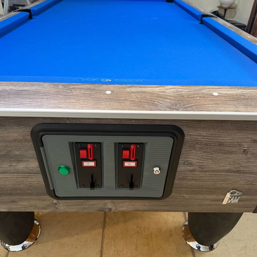 Magno 7ft coin operated billiard table like new