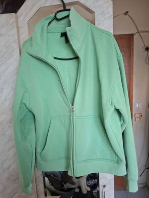 H&M men's sweatshirt new, size S, green