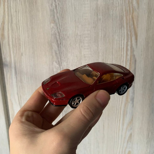 Ferrari 550 Maranello collectible model used 1:43 scale