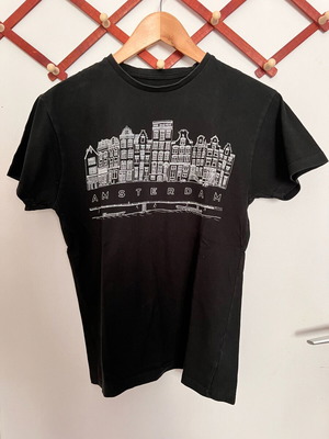 Men's black XS t-shirt with Amsterdam design like new