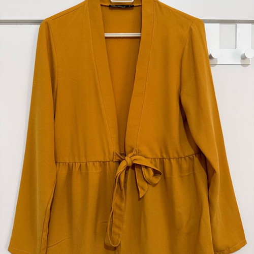 Blazer jacket light yellow like new with waist tie