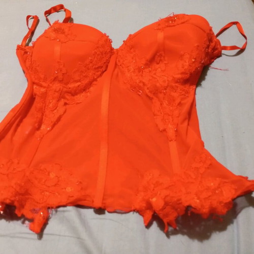 Red corset blouse embroidered like new, size L