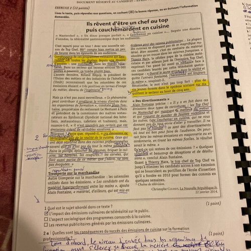 French Book Level B2 like new with notes