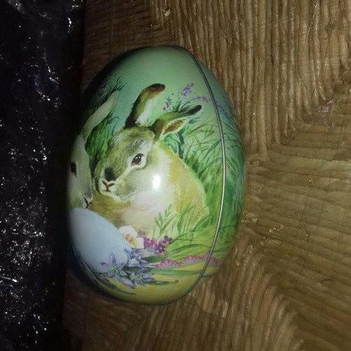 Easter candle in metal container egg new 12 cm