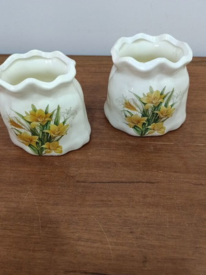 Ceramic flowerpots used, set of two